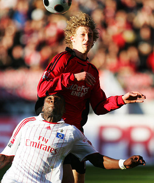 个强劲的对 个强劲的对