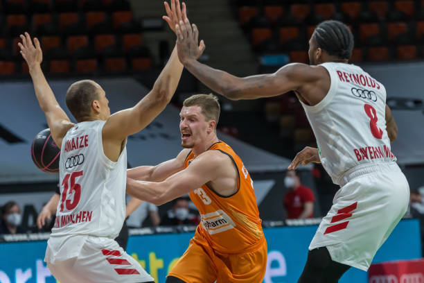 与魔术师和 与魔术师和